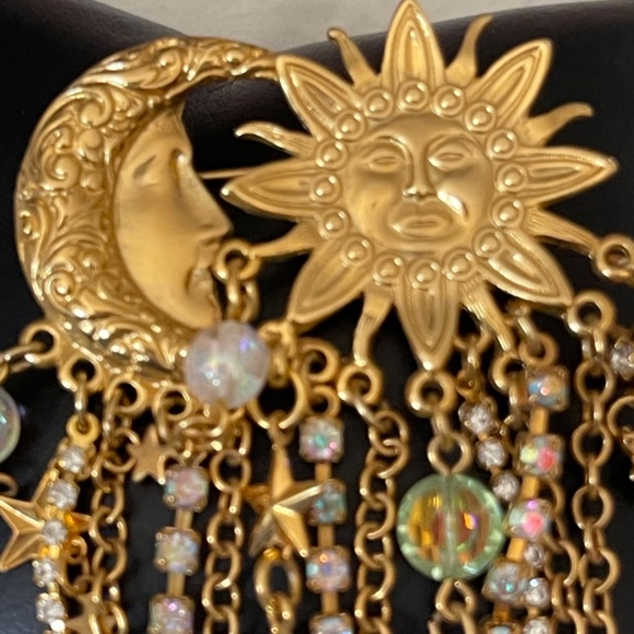 VTG ~ Kirk’s Folly Sun Moon Stars Aurora Borealis Beads Brooch - Picture 2 of 5